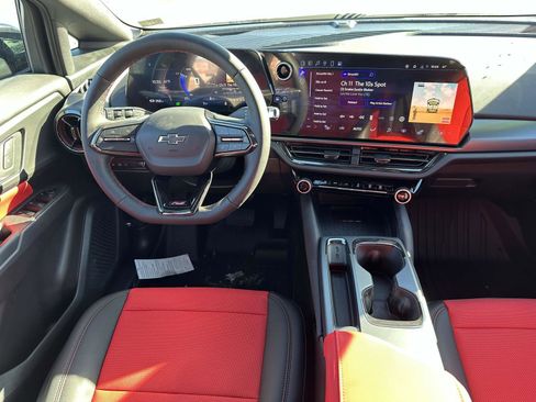 New 2025 Chevrolet Equinox EV RS image 2