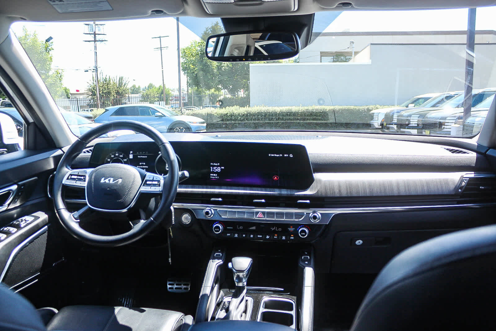 Used 2024 Kia Telluride SX FWD image 16