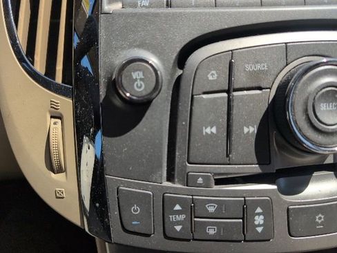 Used 2012 Buick LaCrosse Convenience FWD image 19