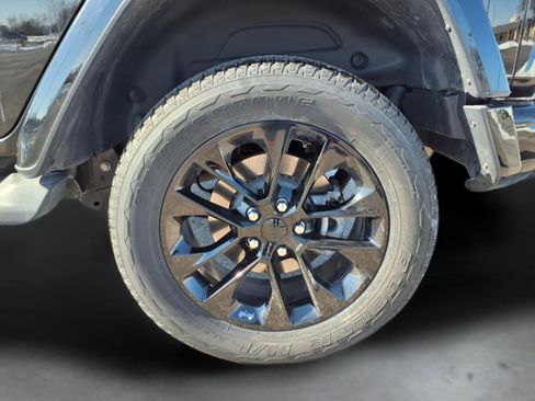 Used 2023 Jeep Wrangler Altitude image 21
