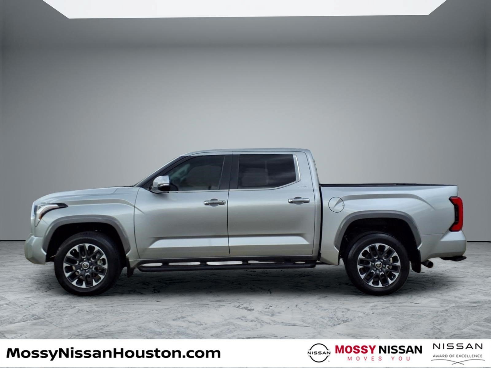 Used 2024 Toyota Tundra Limited w/ Power Package AWD/4WD image 5