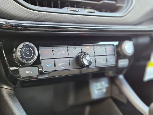 New 2025 Jeep Compass Limited w/ Sun & Sound Group image 20