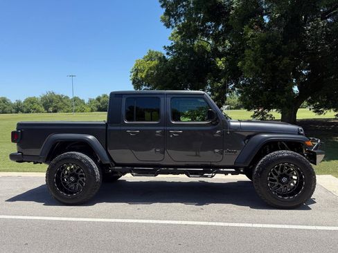 Used 2020 Jeep Gladiator Sport w/ Quick Order Package 24S AWD/4WD image 11