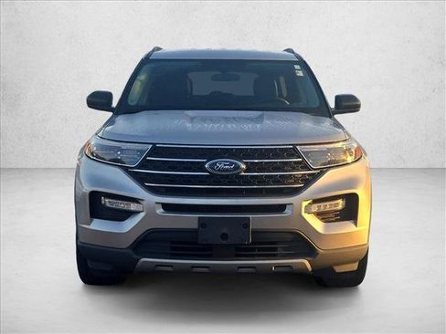 Used 2023 Ford Explorer XLT w/ Equipment Group 202A RWD image 2