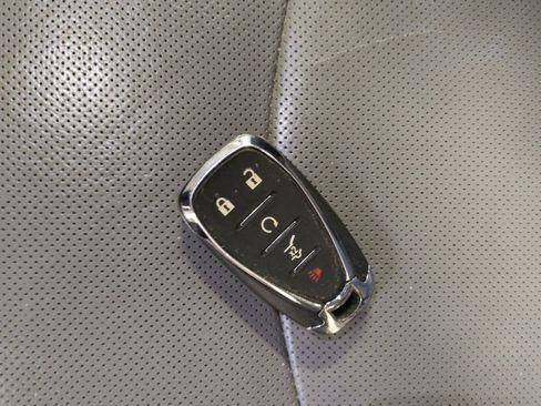 Used 2018 Chevrolet Equinox Premier image 32