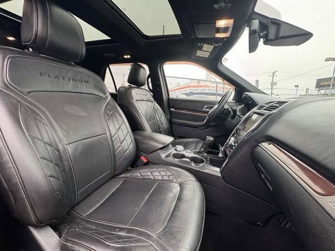 Used 2018 Ford Explorer Platinum image 23