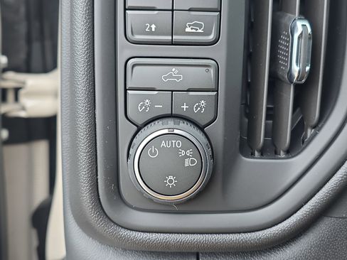 New 2026 Chevrolet Silverado 1500 Custom image 25