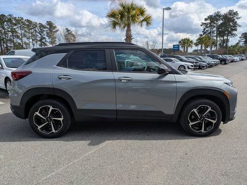 Used 2023 Chevrolet TrailBlazer RS w/ Sun and Liftgate Package image 3