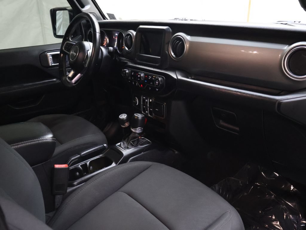 Used 2021 Jeep Wrangler Unlimited Sahara AWD/4WD image 11