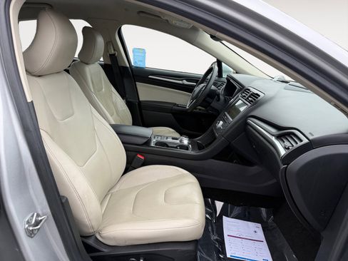 Used 2017 Ford Fusion Titanium image 19