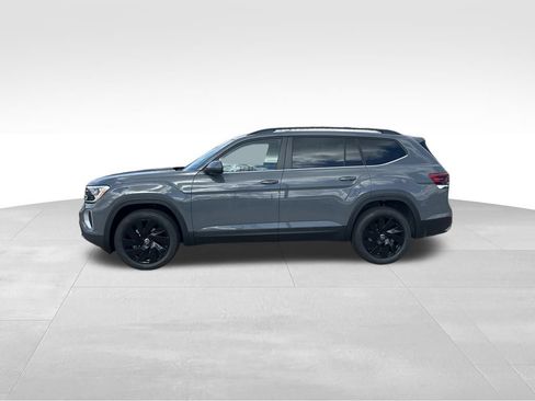 New 2026 Volkswagen Atlas SE image 2