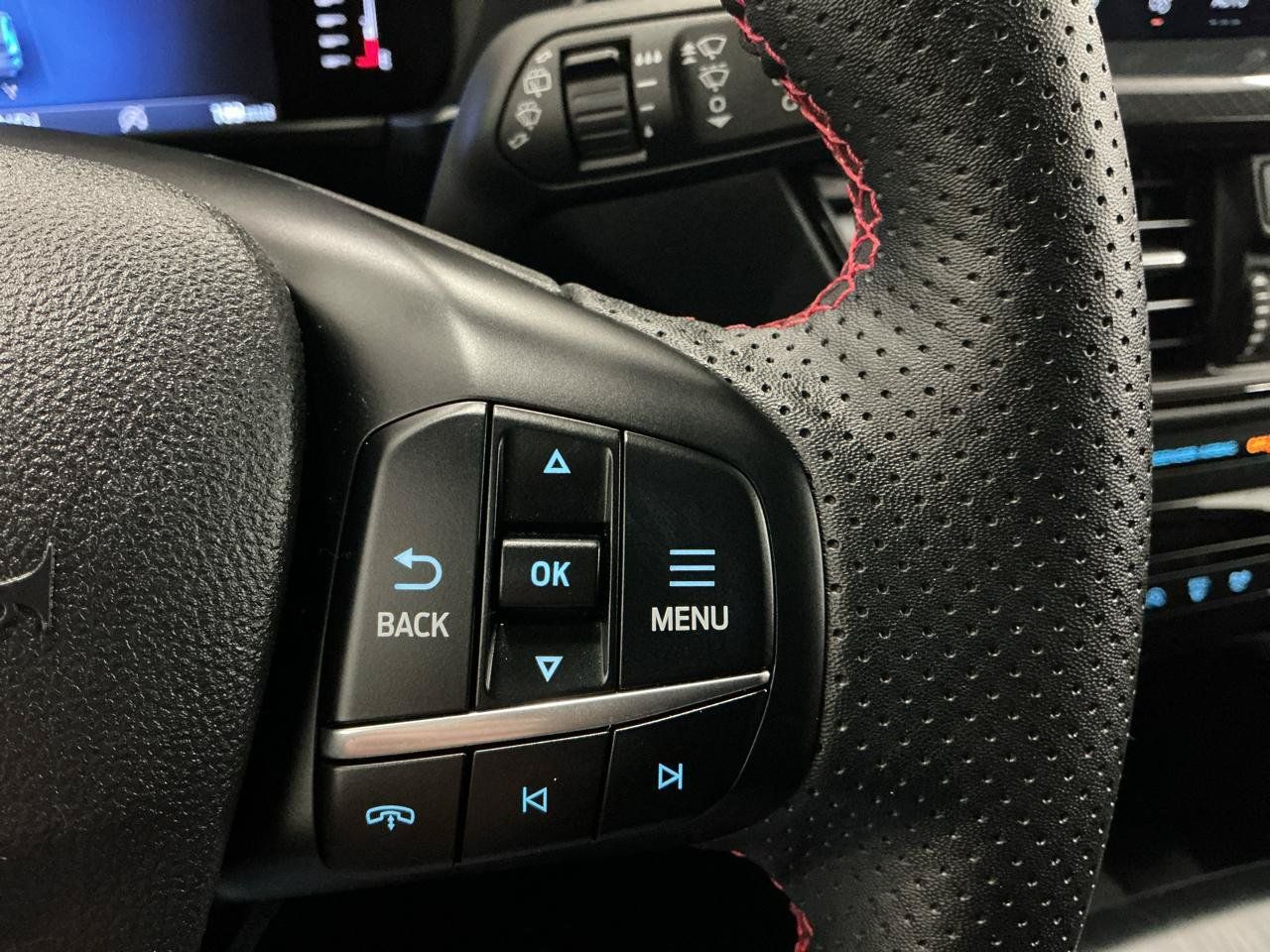 Used 2024 Ford Escape ST-Line w/ Tech Pack #1 AWD/4WD image 21