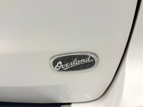 Used 2018 Jeep Grand Cherokee Overland AWD/4WD image 7