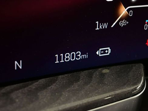 Used 2025 Cadillac Escalade IQ Luxury 2 w/ LPO, Premium Carpet Package AWD/4WD image 17