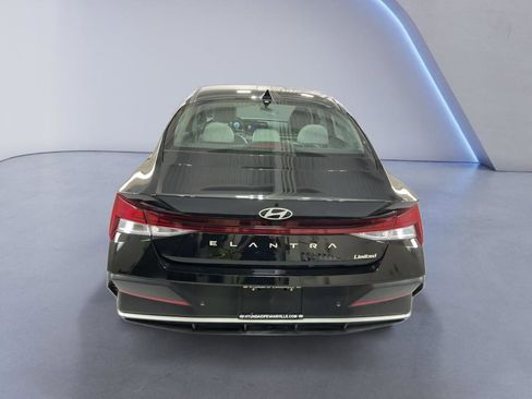 Certified 2024 Hyundai Elantra Limited image 3