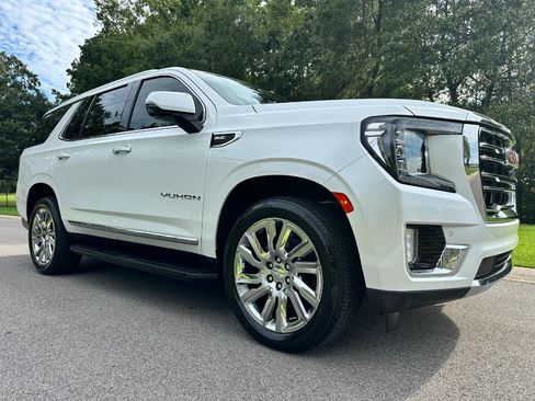 Used 2022 GMC Yukon SLT w/ SLT Premium Package RWD image 3