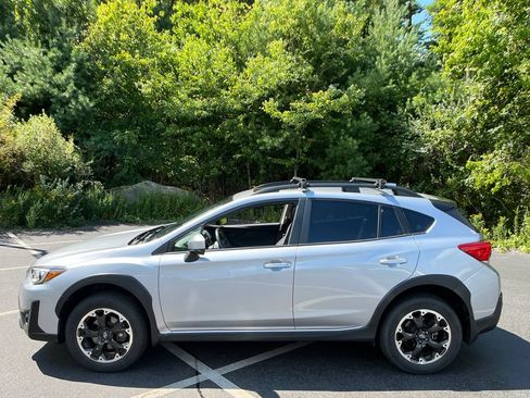 Used 2021 Subaru Crosstrek 2.0i Premium w/ Moonroof Package AWD/4WD image 2