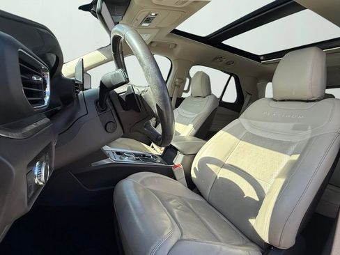 Used 2020 Ford Explorer Platinum w/ Premium Technology Package image 11