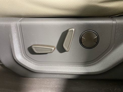 Used 2020 Ford Expedition Max XLT w/ Equipment Group 202A image 24