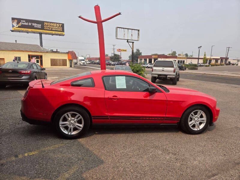 Used 2011 Ford Mustang Coupe w/ 101A Rapid Spec Order Code RWD image 5