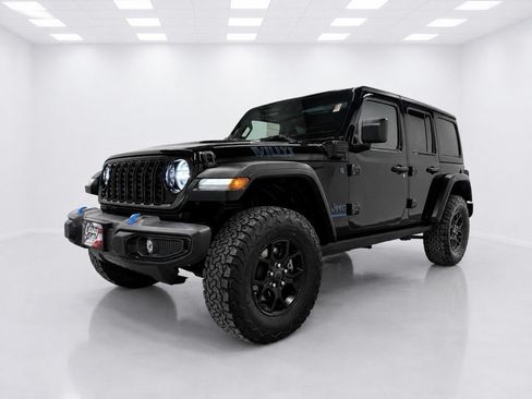 Used 2024 Jeep Wrangler Unlimited AWD/4WD image 7