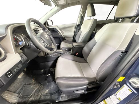 Used 2013 Toyota RAV4 XLE image 19