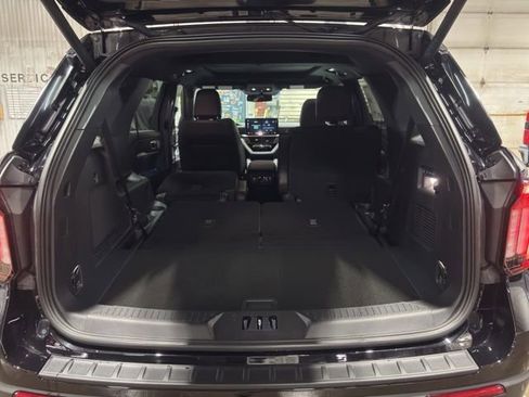 New 2026 Ford Explorer Platinum AWD/4WD image 18