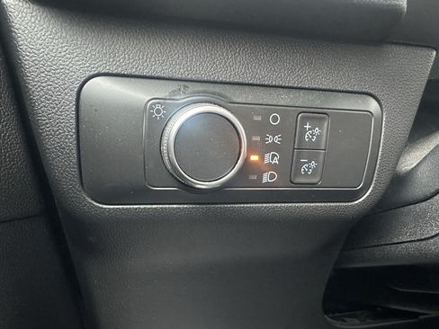 Used 2022 Ford Escape SE w/ Cold Weather Package AWD/4WD image 3
