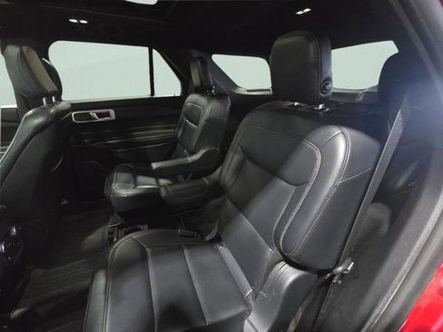 Used 2020 Ford Explorer XLT w/ Equipment Group 202A image 31
