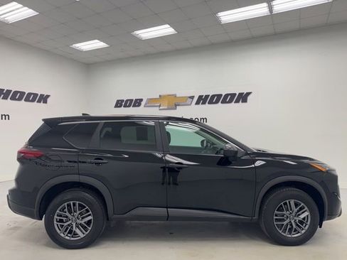 Used 2024 Nissan Rogue S AWD/4WD image 4