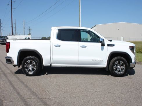 Used 2025 GMC Sierra 1500 SLT image 17