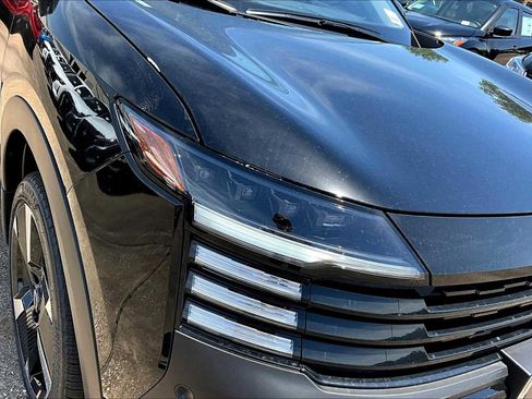 New 2025 Nissan Kicks SR image 19