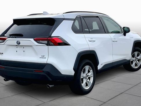 Used 2021 Toyota RAV4 LE image 13