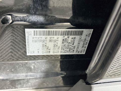 Used 2025 Nissan Rogue SV FWD image 12