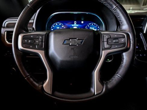 Used 2022 Chevrolet Suburban Z71 AWD/4WD image 32