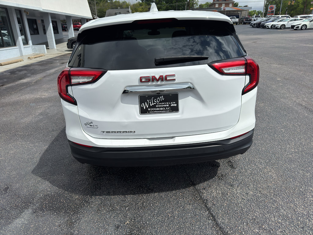 Used 2024 GMC Terrain SLE FWD image 8