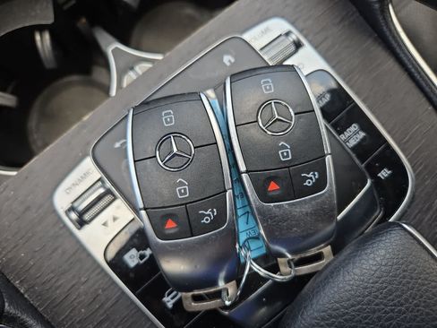 Used 2020 Mercedes-Benz GLS 450 4MATIC image 35