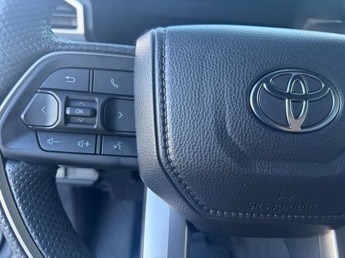 Certified 2025 Toyota Tacoma TRD Off-Road w/ TRD Off Road Upgrade Package AWD/4WD image 19