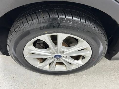 Used 2017 Ford Escape SE AWD/4WD image 9
