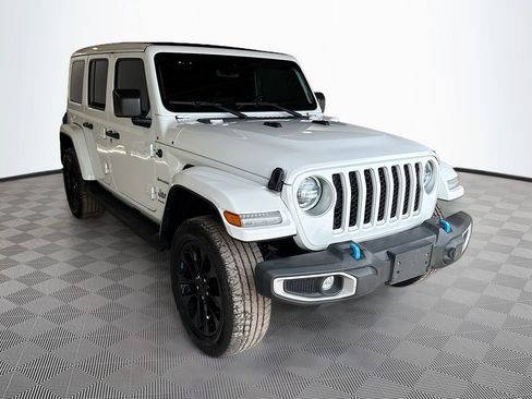 Used 2023 Jeep Wrangler Unlimited Sahara w/ Cold Weather Group AWD/4WD image 4