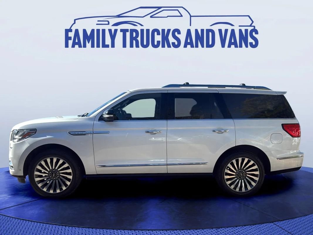 Used 2019 Lincoln Navigator Reserve w/ Cargo Package AWD/4WD image 2