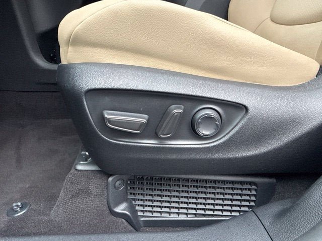 Used 2024 Toyota Sienna XLE AWD/4WD image 26