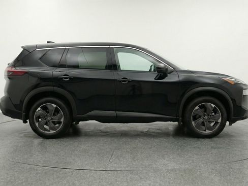 Used 2025 Nissan Rogue SV FWD image 11