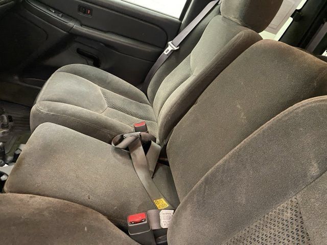 Used 2004 Chevrolet Silverado 2500 LS AWD/4WD image 33