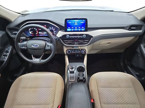 Used 2020 Ford Escape SE image 9