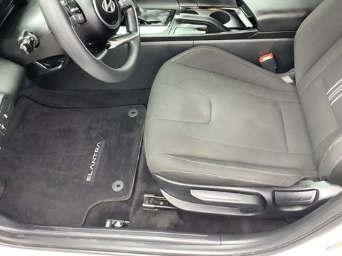 Certified 2024 Hyundai Elantra SEL image 10