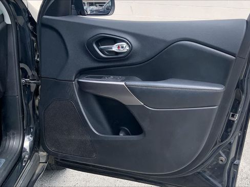 Used 2019 Jeep Cherokee Limited AWD/4WD image 27
