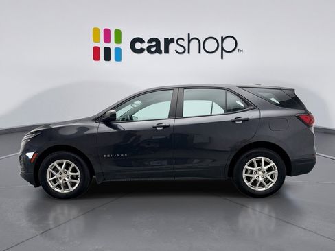 Used 2022 Chevrolet Equinox LS image 2