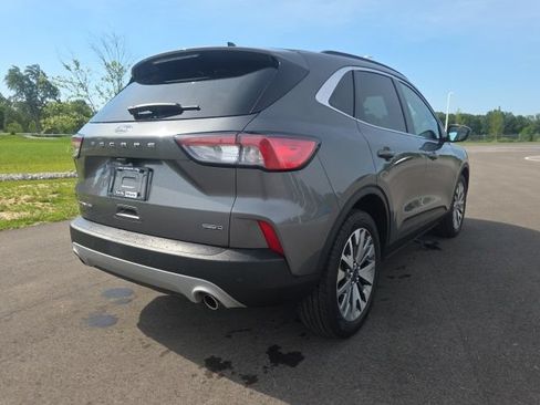Used 2022 Ford Escape Titanium AWD/4WD image 8