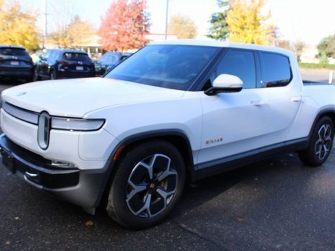 Used 2023 Rivian R1T Adventure image 8